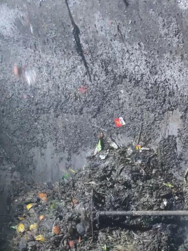五龙口镇污水池清理